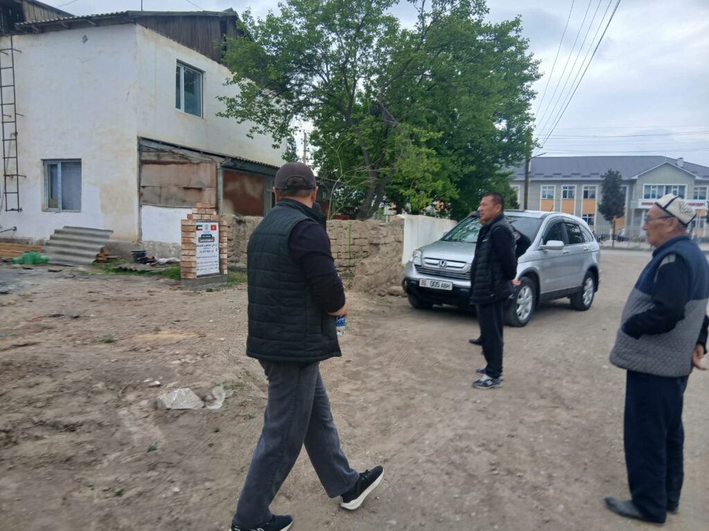 Айыл өкмөт башчы аймактагы иштердин жүрүшүнөн жеринен кабар алды.